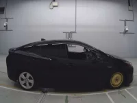 Toyota PRIUS лот № 30511 оценка 3.5  с аукциона в Японии 2