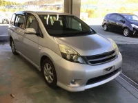 Toyota ISIS лот № 3015 оценка 3.5  с аукциона в Японии 2