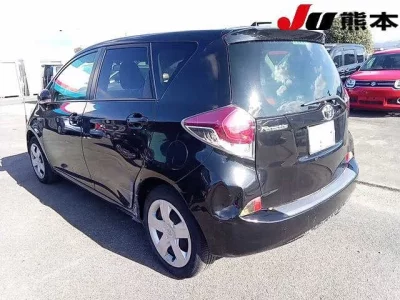 Toyota RACTIS  с аукциона в Японии