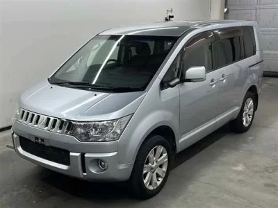 Mitsubishi DELICA D5  с аукциона в Японии
