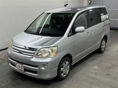Toyota NOAH  с аукциона в Японии
