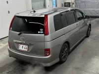 Toyota ISIS лот № 90198 оценка 3  с аукциона в Японии 4