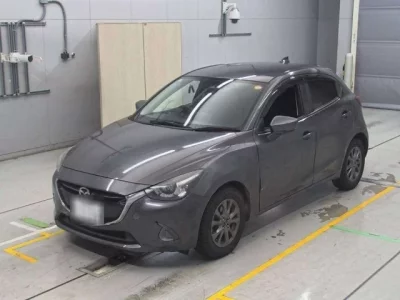Mazda DEMIO  с аукциона в Японии