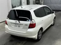 Honda FIT лот № 90220 оценка 3.5  с аукциона в Японии 3