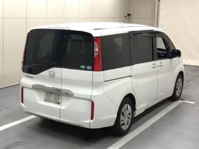 Honda STEP WAGON  с аукциона в Японии