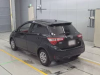 Toyota VITZ лот № 30588 оценка 4  с аукциона в Японии 5