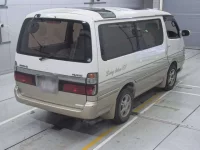 Toyota HIACE лот № 30608 оценка 3  с аукциона в Японии 1