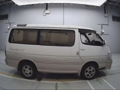 Toyota HIACE  с аукциона в Японии