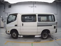 Toyota DYNA лот № 40080 оценка 3.5  с аукциона в Японии 3