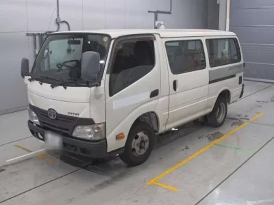 Toyota DYNA  с аукциона в Японии