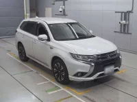 Mitsubishi OUTLANDER PHEV лот № 30611 оценка 3.5  с аукциона в Японии 4