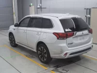 Mitsubishi OUTLANDER PHEV лот № 30611 оценка 3.5  с аукциона в Японии 5