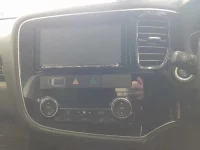 Mitsubishi OUTLANDER PHEV лот № 30611 оценка 3.5  с аукциона в Японии 9