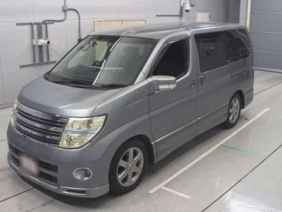 Nissan ELGRAND  с аукциона в Японии