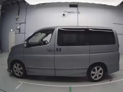 Nissan ELGRAND  с аукциона в Японии