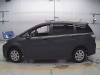 Toyota WISH лот № 30686 оценка 4  с аукциона в Японии 3