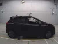 Nissan NOTE лот № 30697 оценка 4  с аукциона в Японии 2