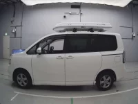 Toyota VOXY лот № 30706 оценка 3.5  с аукциона в Японии 3