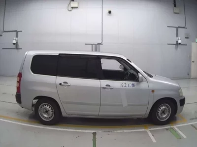 Toyota SUCCEED  с аукциона в Японии