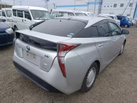 Toyota PRIUS лот № 20056 оценка 3.5  с аукциона в Японии 2