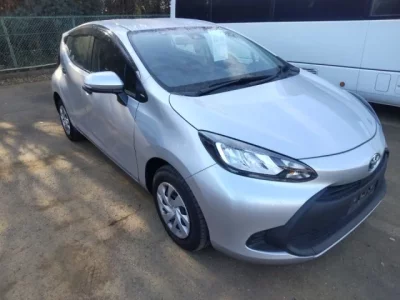 Toyota AQUA  с аукциона в Японии