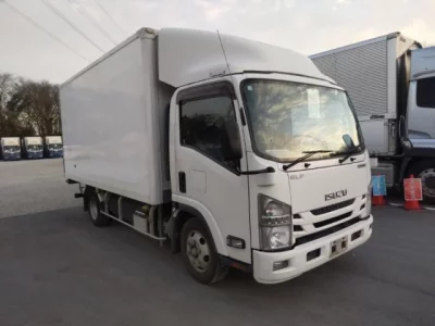 Isuzu ELF  с аукциона в Японии