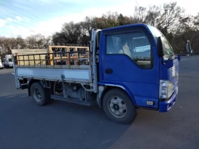 Isuzu ELF  с аукциона в Японии