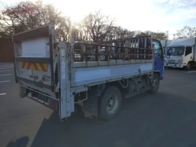 Isuzu ELF  с аукциона в Японии