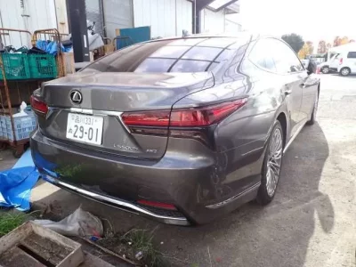 Lexus LS