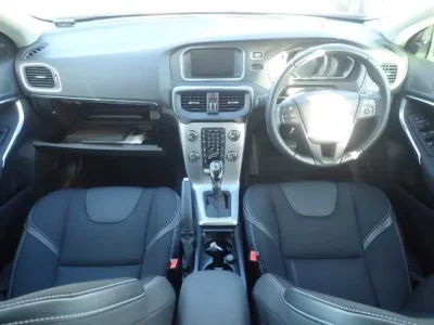 Volvo V40  с аукциона в Японии