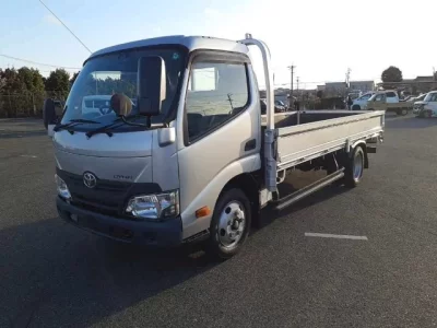 Toyota DYNA  с аукциона в Японии