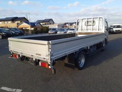 Toyota DYNA  с аукциона в Японии