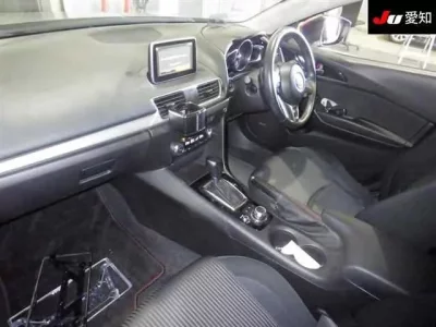 Mazda AXELA  с аукциона в Японии