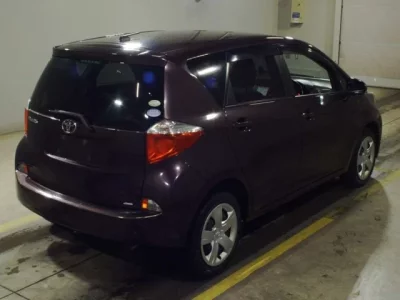 Toyota RACTIS  с аукциона в Японии