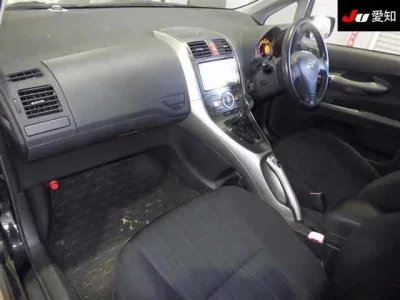 Toyota AURIS  с аукциона в Японии