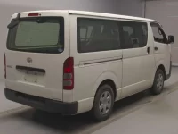 Toyota HIACE VAN лот № 85009 оценка 3  с аукциона в Японии 1