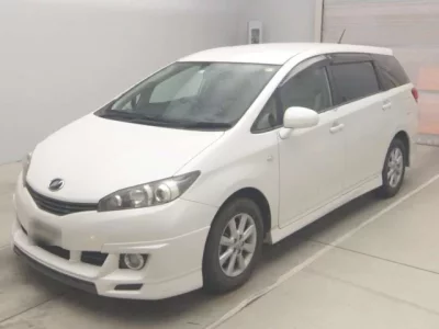 Toyota WISH  с аукциона в Японии