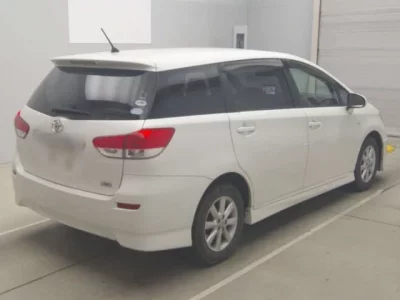 Toyota WISH  с аукциона в Японии