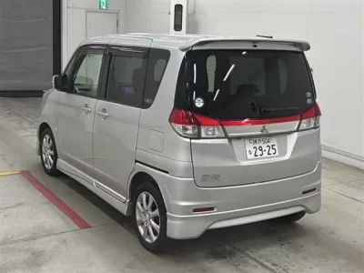 Mitsubishi DELICA D2