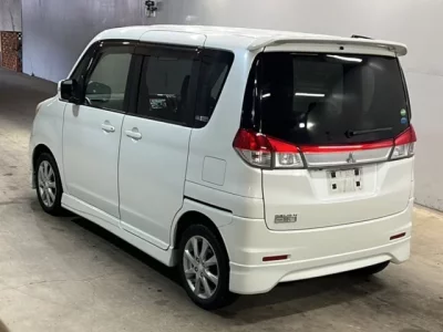 Mitsubishi DELICA D2