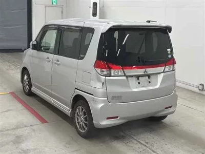 Mitsubishi DELICA D2  с аукциона в Японии