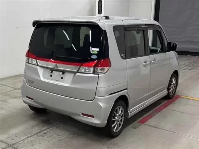 Mitsubishi DELICA D2  с аукциона в Японии