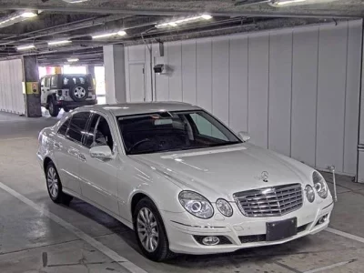 Mercedes-Benz E CLASS  с аукциона в Японии