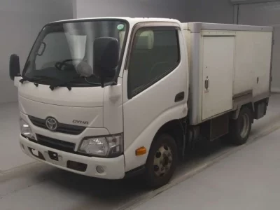 Toyota DYNA  с аукциона в Японии