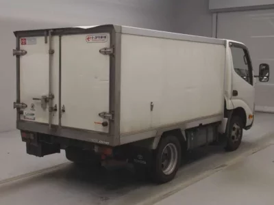 Toyota DYNA  с аукциона в Японии