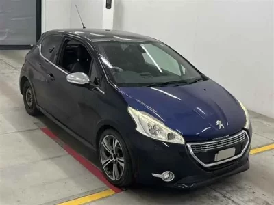 Peugeot 208  с аукциона в Японии