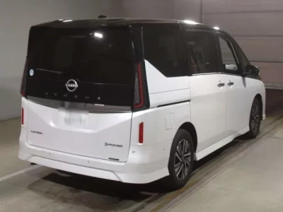 Nissan SERENA  с аукциона в Японии