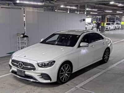 Mercedes-Benz E CLASS  с аукциона в Японии