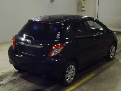 Toyota VITZ  с аукциона в Японии