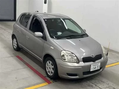 Toyota VITZ  с аукциона в Японии